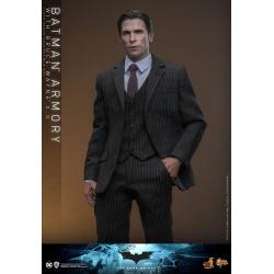 El caballero oscuro Figuras y Diorama Movie Masterpiece 1/6 Batman Armory with Bruce Wayne (2.0) 30 cm