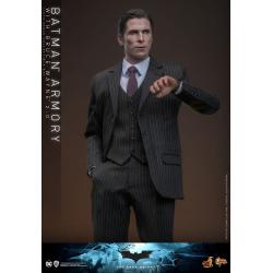 El caballero oscuro Figuras y Diorama Movie Masterpiece 1/6 Batman Armory with Bruce Wayne (2.0) 30 cm