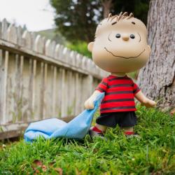 Peanuts Figura Supersize Linus with Blanket 41 cm SNOOPY