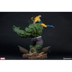 EXCLUSIVE Hulk and Wolverine Maquette