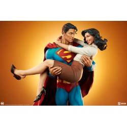 DC Comics Diorama Superman & Lois Lane 56 cm