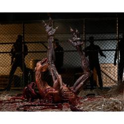 ULTIMATE DELUXE THING DOG CREATURE SCALE ACTION FIG. 18 CM THE THING NECA