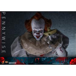 Pennywise Sixth Scale Figure by Hot Toys IT: Chapter Two - Movie Masterpiece Series 