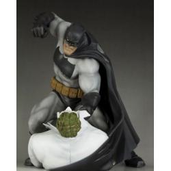 Batman Estatua ARTFX 1/6 The Dark Knight Returns 30 cm