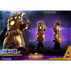 Infinity Gauntlet Quarter Scale Figure by Hot Toys Accessories Collection Series - Avengers: Infinity War   