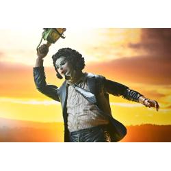 La Matanza de Texas Figura Clothed Ultimate Pretty Woman Leatherface 50th Anniversary 20 cm neca