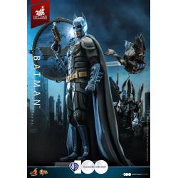 Hot Toys MMS697 Warner Bross 100th Collectible Action Figure 1/6 Batman Hot Toys Exclusive 32cm