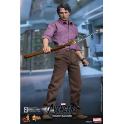 The Avengers: Bruce Banner Sixth Scale Figure