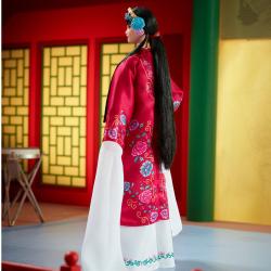 Barbie Signature Muñeca Lunar New Year inspired by Peking Opera MATTEL