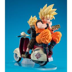 Dragonball Z 05 Desktop Real McCoy Diorama PVC Super Saiyan Son Goku & Super Saiyan Son Gohan & Motorbike 16 cm MEGAHOUSE