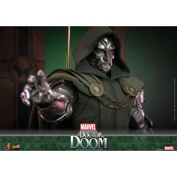 Marvel Figura Comic Masterpiece 1/6 Doctor Doom 33 cm HOT TOYS