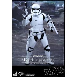 Star Wars The Force Awakens: Finn and Riot Stormtrooper 1:6 scale Set