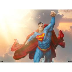 DC Comics Premium Format Statue Superman 84 cm