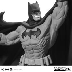 Batman Black & White Estatua Batman by Denys Cowan 25 cm DC Direct 