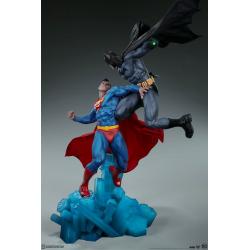 Batman vs Superman Diorama by Sideshow Collectibles