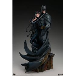  Batman and Catwoman Diorama by Sideshow Collectibles