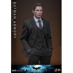 El caballero oscuro Figuras y Diorama Movie Masterpiece 1/6 Batman Armory with Bruce Wayne (2.0) 30 cm