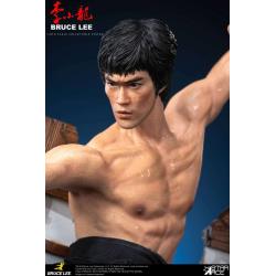 Bruce Lee Estatua de resina  con patada voladora 32CM star ace