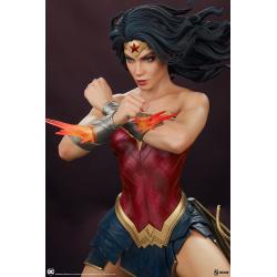 DC Comics Estatua Premium Format Wonder Woman: Saving the Day 50 cm Sideshow Collectibles