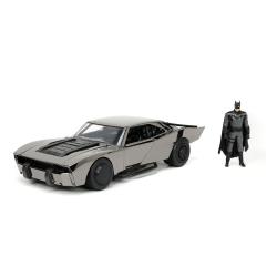 Batman 2022 Vehículo 1/24 Hollywood Rides 2022 Batmobil Black Chrome Convention Exclusive con Figura