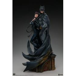  Batman and Catwoman Diorama by Sideshow Collectibles