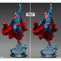 DC Comics Premium Format Statue Superman 84 cm