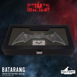 The Batman Réplica 1/1 Batarang Limited Edition 36 cm Factory Entertainment 