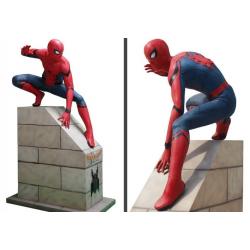 Marvel: Spider-Man Homecoming: tamaño de vida sentado Spider-Man