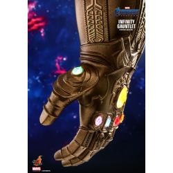 AVENGERS: ENDGAME INFINITY GAUNTLET 1/4TH SCALE COLLECTIBLE