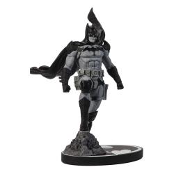 DC Direct Estatua Resina Batman Black & White by Mitch Gerads 20 cm  McFarlane Toys