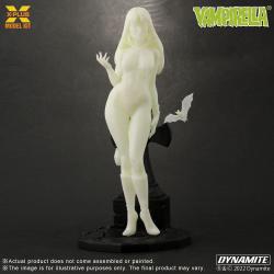  Vampirella Maqueta Plastic Model Kit 1/8 Vampirella Glow in the Dark Version 23 cm