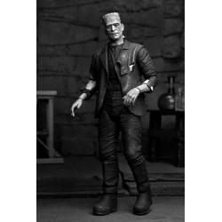 Universal Monsters Figura Ultimate Frankensteins Monster (La novia de frankestein) (B&W) 18 cm neca