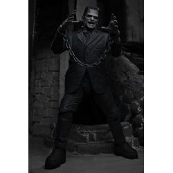 Universal Monsters Figura Ultimate Frankenstein\'s Monster (Black & White) 18 cm