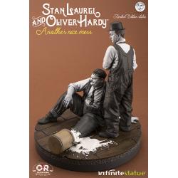LAUREL & HARDY NICE MESS OLD&RARE STATUE INFINITY STATUE
