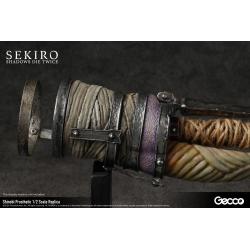 Sekiro: Shadows Die Twice Réplica 1/2 Shinobi Prosthetic 32 cm Gecco