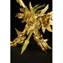 The King of Braves GaoGaiGar Figura Maqueta Plastic Model Kit Amakunitech Genesic Gaogaigar The Golden Destroyer 18 cm  Hobby Japan