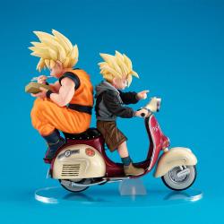 Dragonball Z 05 Desktop Real McCoy Diorama PVC Super Saiyan Son Goku & Super Saiyan Son Gohan & Motorbike 16 cm MEGAHOUSE