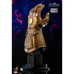 AVENGERS: ENDGAME INFINITY GAUNTLET 1/4TH SCALE COLLECTIBLE