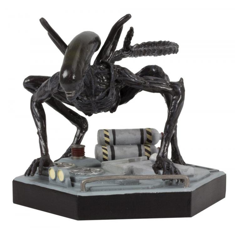 The Alien & Predator Figurine Collection Xenomorph (Alien Covenant) 8 cm