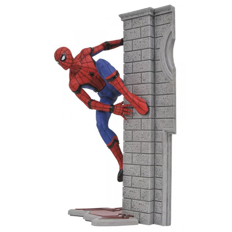 Spider-Man Homecoming Marvel Gallery Estatua Spider-Man 25 cm
