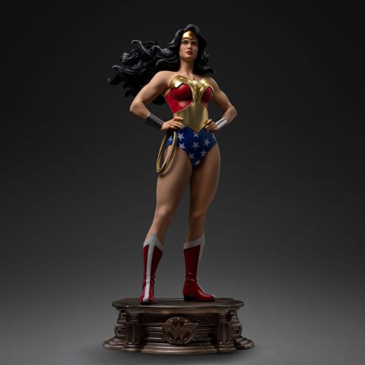 DC Comics Estatua Legacy Replica 1/4 Wonder Woman 56 cm  Iron Studios