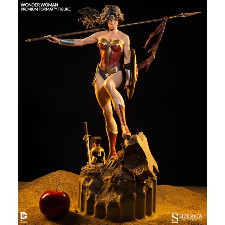 DC Comics: Wonder Woman Premium Format Figure