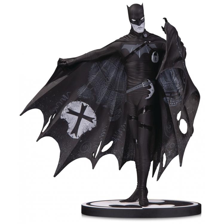 Batman Black & White Estatua Batman by Gerard Way 20 cm