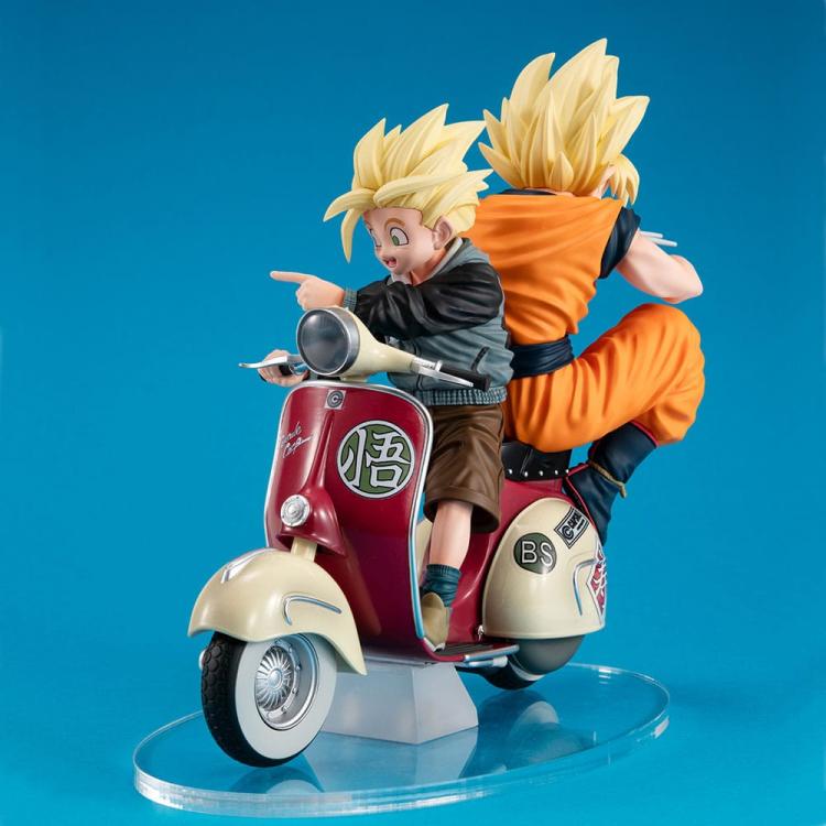 Dragonball Z 05 Desktop Real McCoy Diorama PVC Super Saiyan Son Goku & Super Saiyan Son Gohan & Motorbike 16 cm MEGAHOUSE